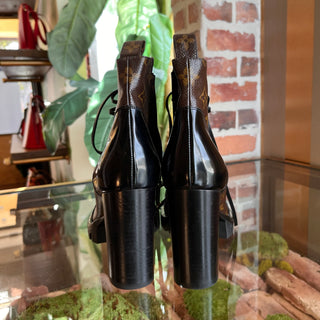 LOUIS VUITTON Star Trail Ankle Monogram Canvas Boots SZ41(11US)