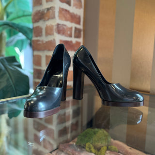 GUCCI Shiny Grey Leather Mule Heels SZ 9