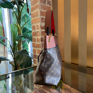 LOUIS VUITTON Tuileries Besace Caramel Monogram Canvas Hobo Bag