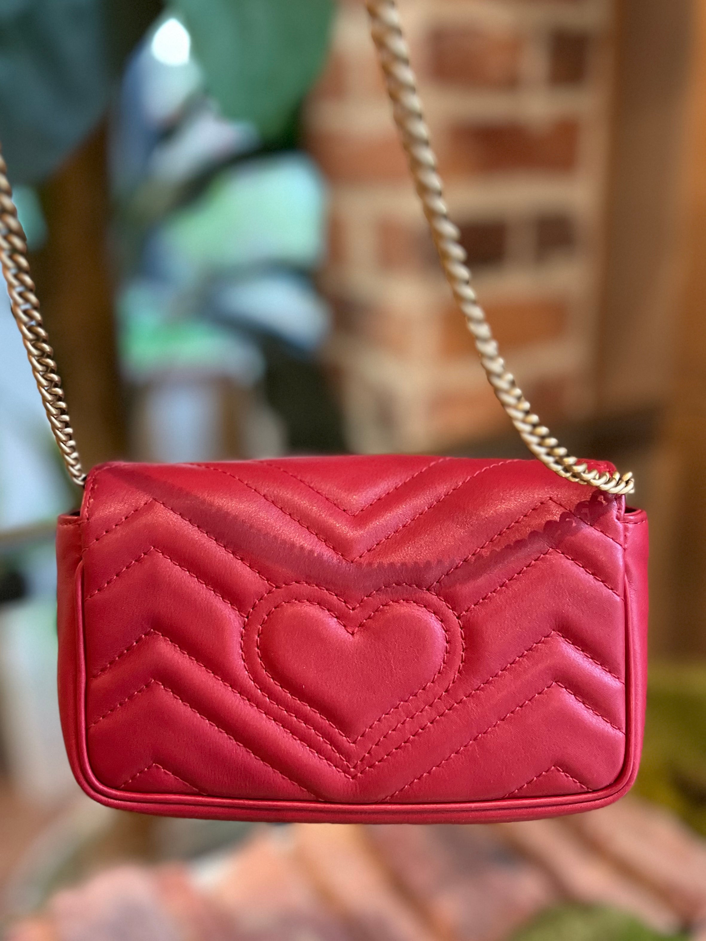 Gucci Interlocking G Handbag Small Red in 2023  Small handbags, Leather  handle, Gucci shoulder bag