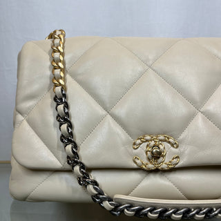 CHANEL 19 Flap Maxi Cream