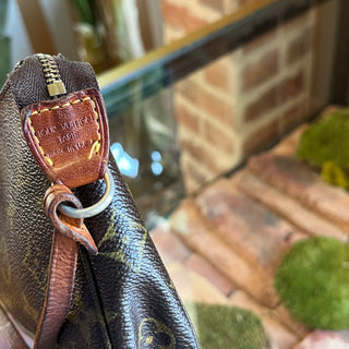 LOUIS VUITTON Pochette Accessories Vintage Brown Monogram Canvas Shoulder Bag