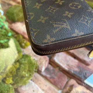 LOUIS VUITTON Zippy Organizer Brown Monogram Canvas Wallet
