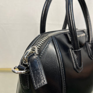 GIVENCHY Mini Antigona Shiny Lord Black