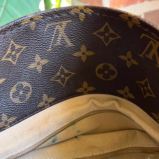 LOUIS VUITTON Artsy Brown Monogram Canvas Hobo Bag