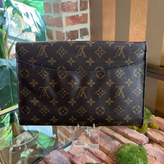 LOUIS VUITTON Vintage Bordeaux Clutch