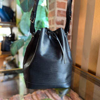 LOUIS VUITTON Noé Black Epi Leather Bucket Bag