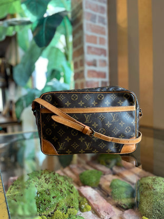 LOUIS VUITTON Trocadero Monogram Canvas Vintage Crossbody Bag