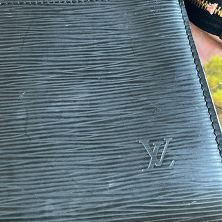 LOUIS VUITTON Pochette Black Epi Leather