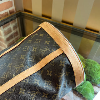 LOUIS VUITTON GM Brown Monogram Canvas Bucket Bag