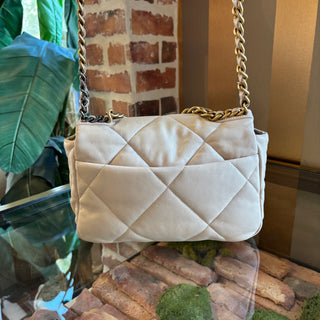 CHANEL Light Beige Medium 19