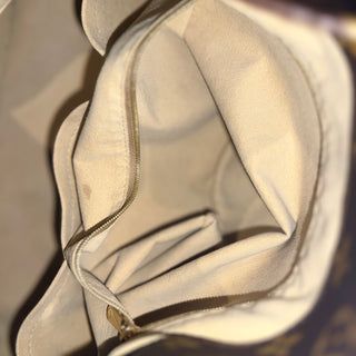 Louis Vuitton Artsy Monogram MM