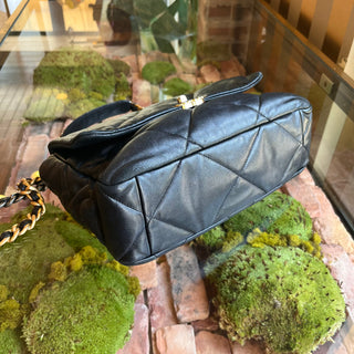CHANEL 19 Medium Black Quilted Goatskin Shoulder Bag