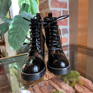 LOUIS VUITTON Star Trail Ankle Monogram Canvas Boots SZ41(11US)