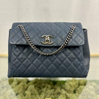 CHANEL Iridescent Caviar Medium Lady Pearly Flap Navy ADI1121