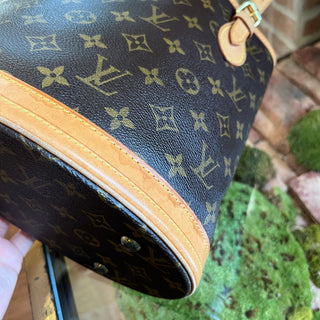 LOUIS VUITTON Petit Brown Monogram Canvas Bucket Bag