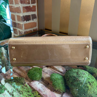 LOUIS VUITTON Beige Vernis Brea NM