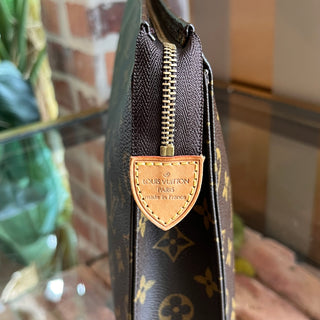 LOUIS VUITTON Toiletry 26 Monogram Canvas Pouch