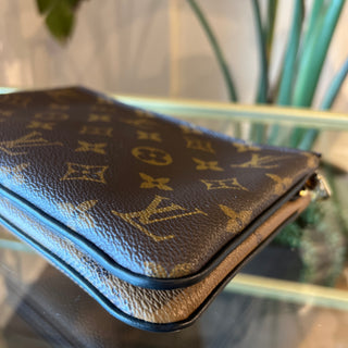 LOUIS VUITTON Monogram Giant Reverse Double Zip Pochette