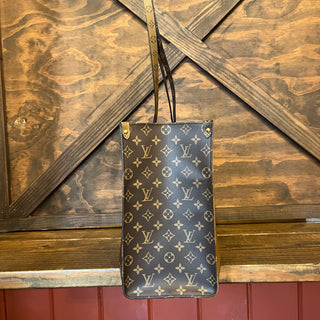 LOUIS VUITTON OntheGo MM Reverse Monogram Canvas Tote Bag