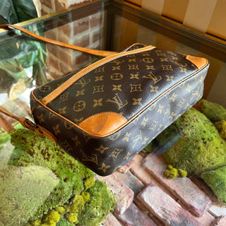 LOUIS VUITTON Trocadero Monogram Canvas Vintage Crossbody Bag