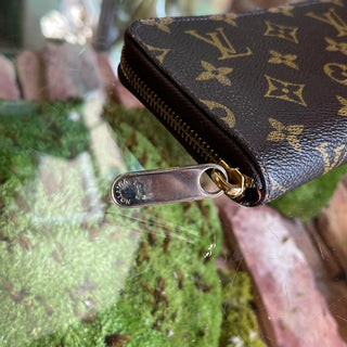 LOUIS VUITTON Zippy Organizer Brown Monogram Canvas Wallet
