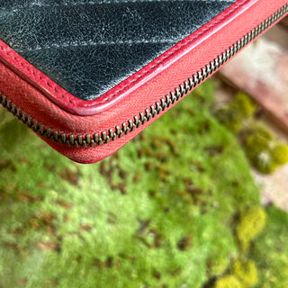 GUCCI Vintage Effect Calfskin Matelasse Diagonal Torchon GG Marmont Zip Around Wallet