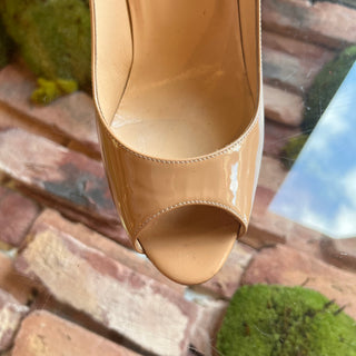 LOUBOUTIN You You Nude Patent Leather Peep Toe Pumps SZ 40.5 (US 10.5)