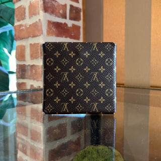 LOUIS VUITTON Medium LV Monogram Folding Jewelry Case SM0065