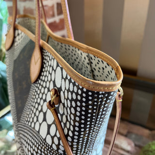 LOUIS VUITTON Neverfull MM Yayoi Kusama Infinity Dots Monogram Canvas Tote