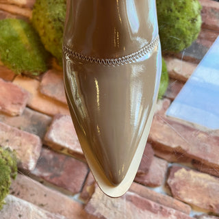 FENDI Brown Patent Leather Boots SZ 39 (US 9)