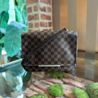 LOUIS VUITTON Damier Ebene Hoxton Crossbody