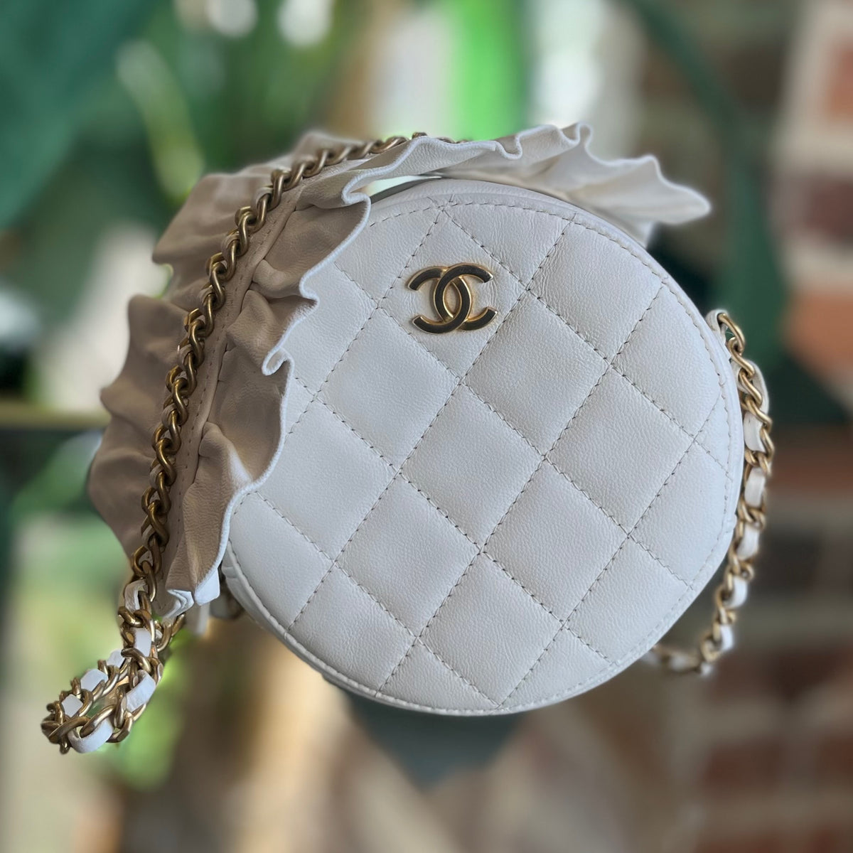 CHANEL Ivory Quilted Lambskin Romance Chain Circle Bag