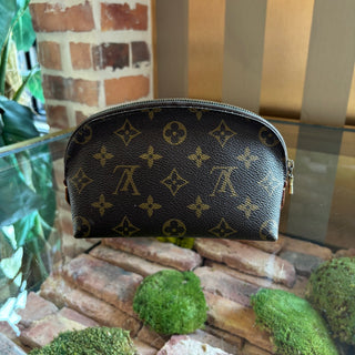 LOUIS VUITTON Monogram Cosmetic Pouch