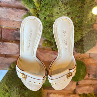 LOUIS VUITTON Suhali White Leather Studded Heels SZ38(8US)