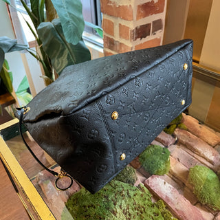 LOUIS VUITTON Artsy MM Black Monogram Empreinte Leather Hobo Bag