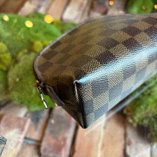 LOUIS VUITTON Vintage Damier Ebene Cosmetic Pochette