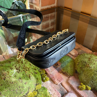 LOUIS VUITTON Wallet On Strap Black Bubblegram Quilted Calfskin Leather Crossbody