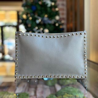 VALENTINO Gray Pebbled Calfskin Large Rockstud Zip Clutch