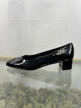 SALVATORE FERRAGAMO Black Patent Leather Pumps SZ 8