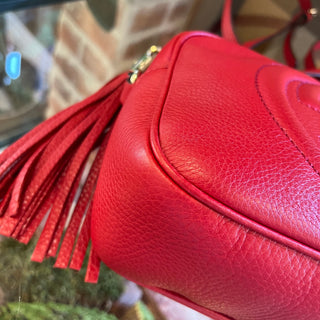 GUCCI Soho Small Hibiscus Red Grained Leather Crossbody