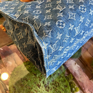 LOUIS VUITTON Onthego MM Blue Monogram Denim Tote Bag