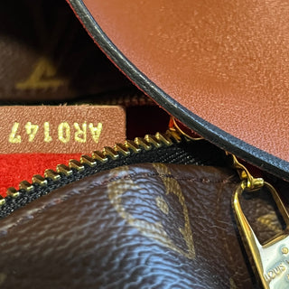 LOUIS VUITTON Tuileries Besace Caramel Monogram Canvas Hobo Bag