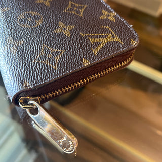 LOUIS VUITTON Monogram Zippy Wallet