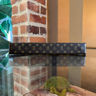 LOUIS VUITTON Monogram Necklace Holder SN0064