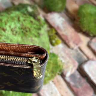 LOUIS VUITTON Monogram Canvas Brown Bifold Wallet