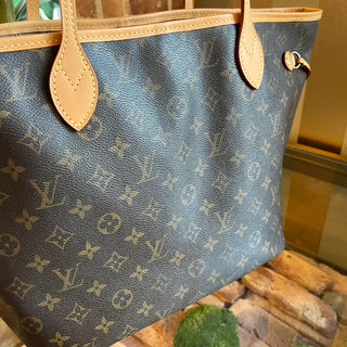 LOUIS VUITTON Neverfull MM Monogram Canvas Tote Bag