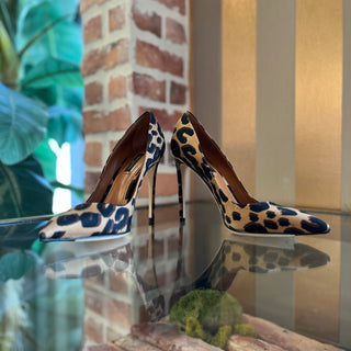 LOUIS VUITTON Leopard Print Silk Pointed Toe Pumps SZ 39 (US 9)