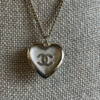CHANEL Faux Pearl & Strass CC Heart Pendant Necklace