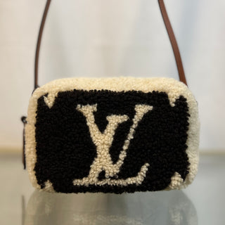 LOUIS VUITTON Beach Pouch Monogram Giant Teddy Fleece Shoulder Bag